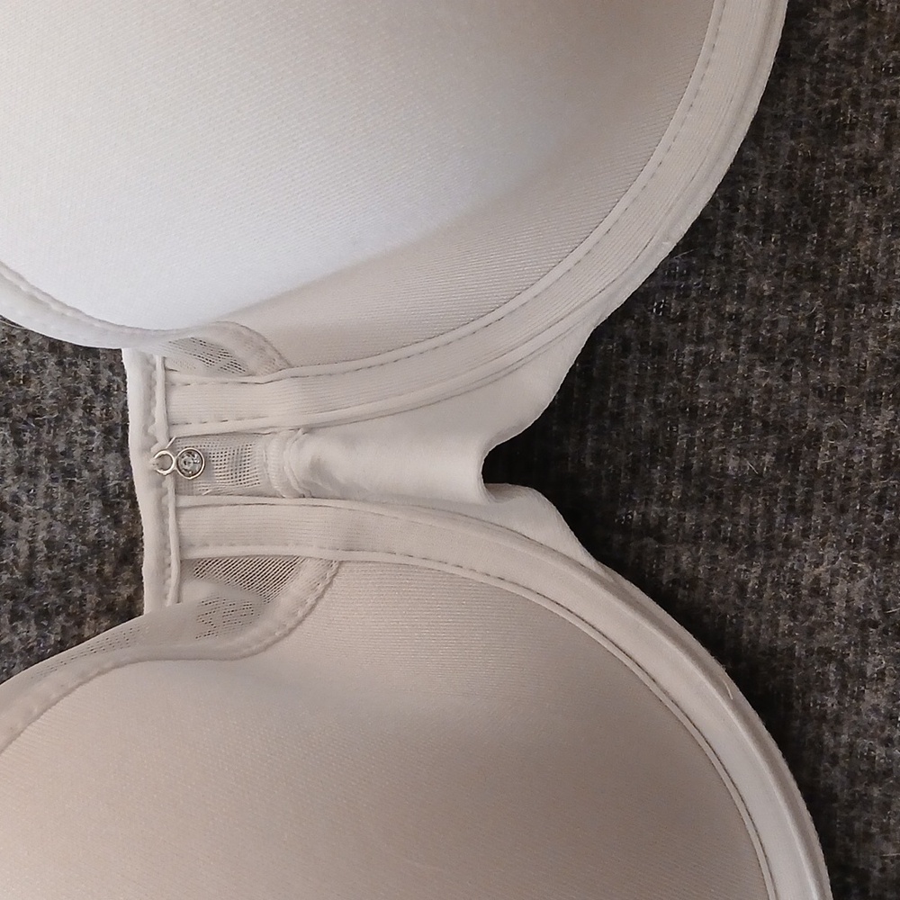 Bali White 34C Bra - Picture 2 of 6